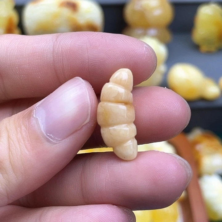 琥珀裸石未镶嵌蜜蜡