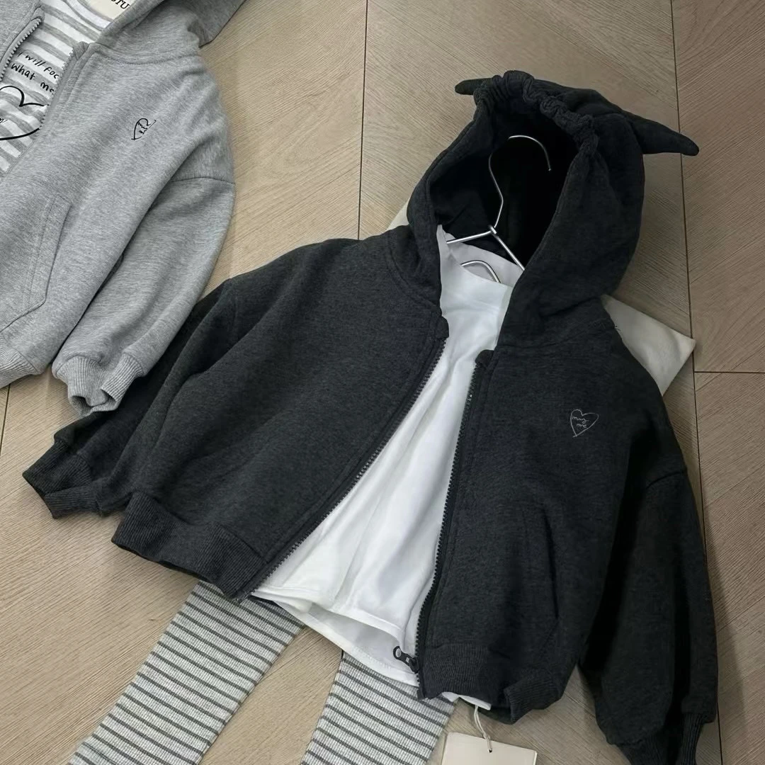 39巨推荐！春季新款韩版女童宽松连帽外套后背涂鸦