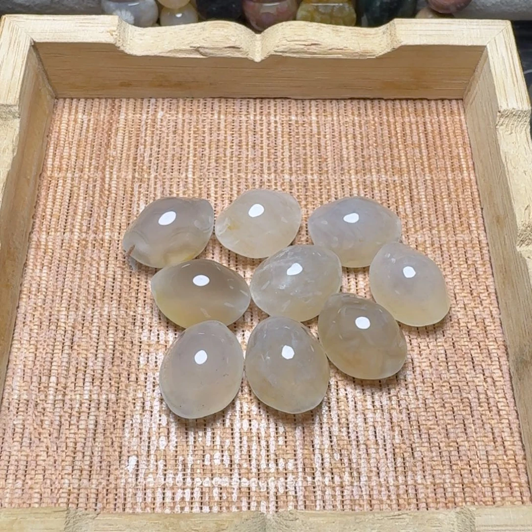 石英质玉未镶嵌灰白带发丝，9颗富甲