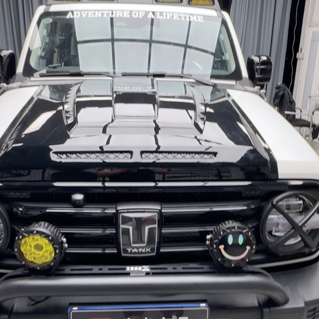 山**势坦克300帕克机盖