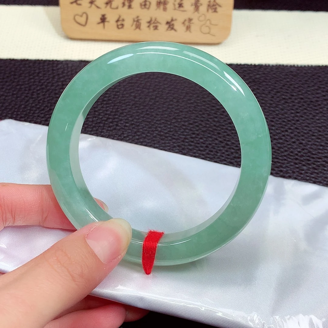 翡翠手镯未镶嵌561号