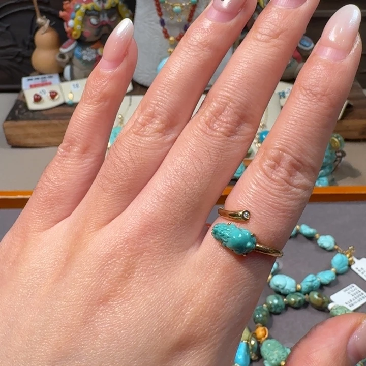 绿松石18K金镶嵌戒指貔貅