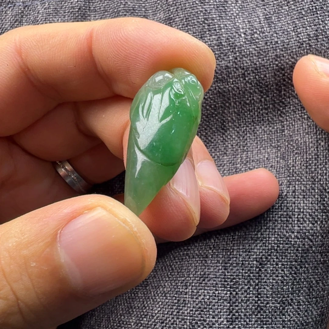 翡翠未镶嵌颈饰6666