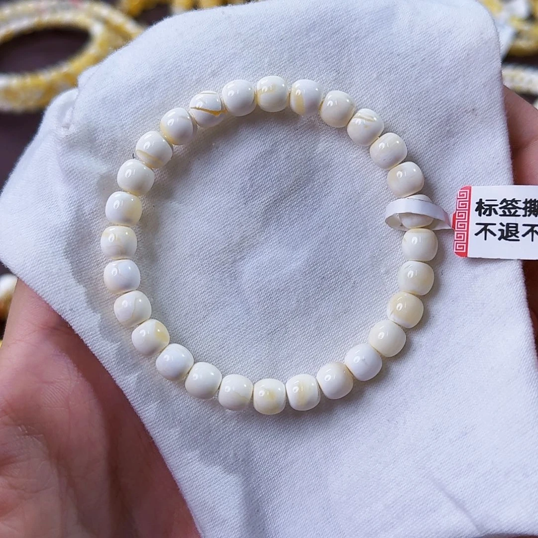 琥珀未镶嵌裸石7mm浓蜡瓷白花
