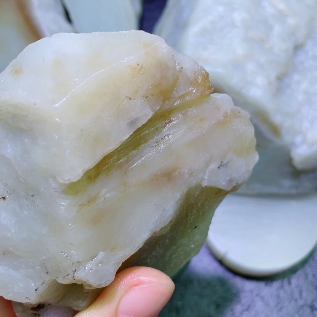 和田玉未镶嵌珠宝半成品