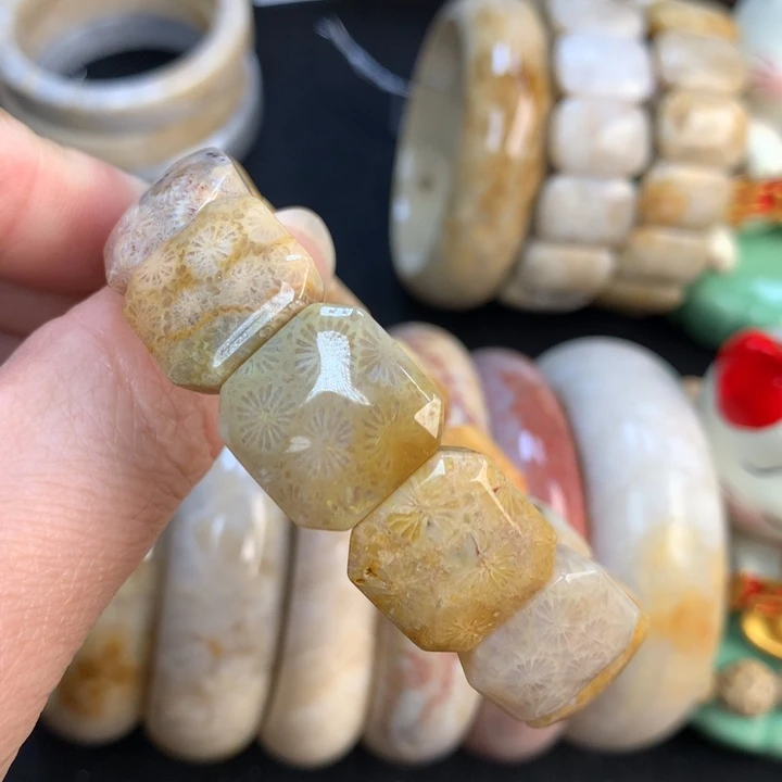 【闪购商品】硅化珊瑚（珊瑚玉）手镯未镶嵌