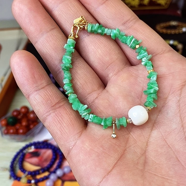 翡翠颈饰未镶嵌手链