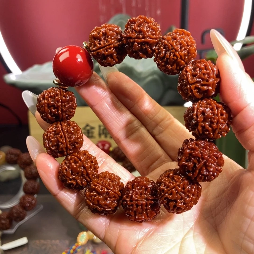 金刚菩提吊坠620红。