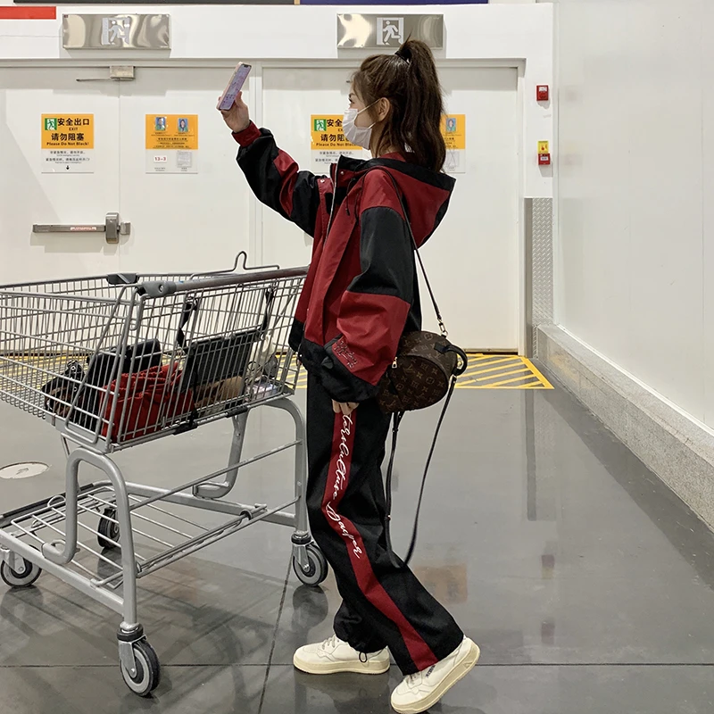 设计感撞色拼接时尚套装女春秋款休闲运动工装冲锋衣直筒裤两件套