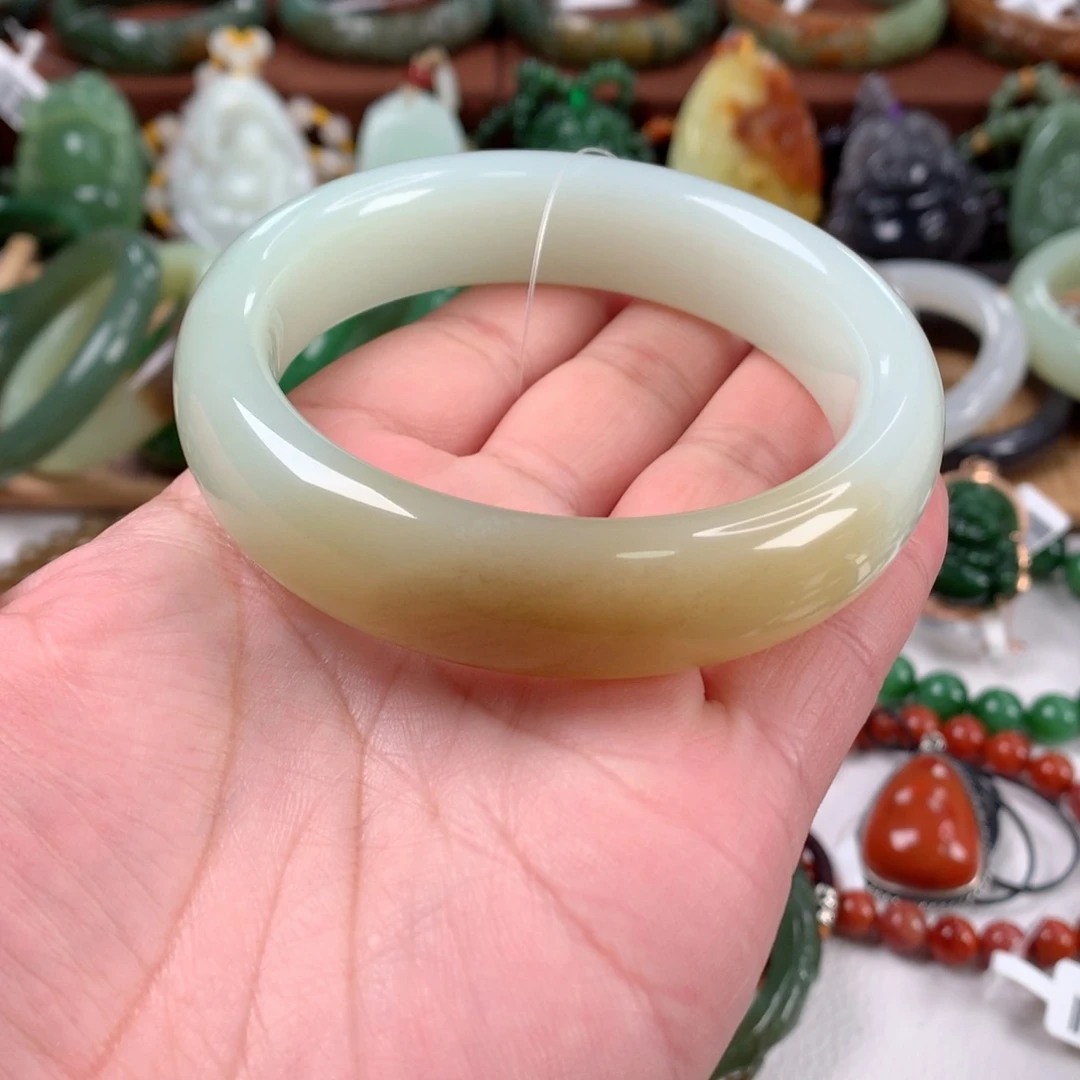 和田玉手镯未镶嵌61口径