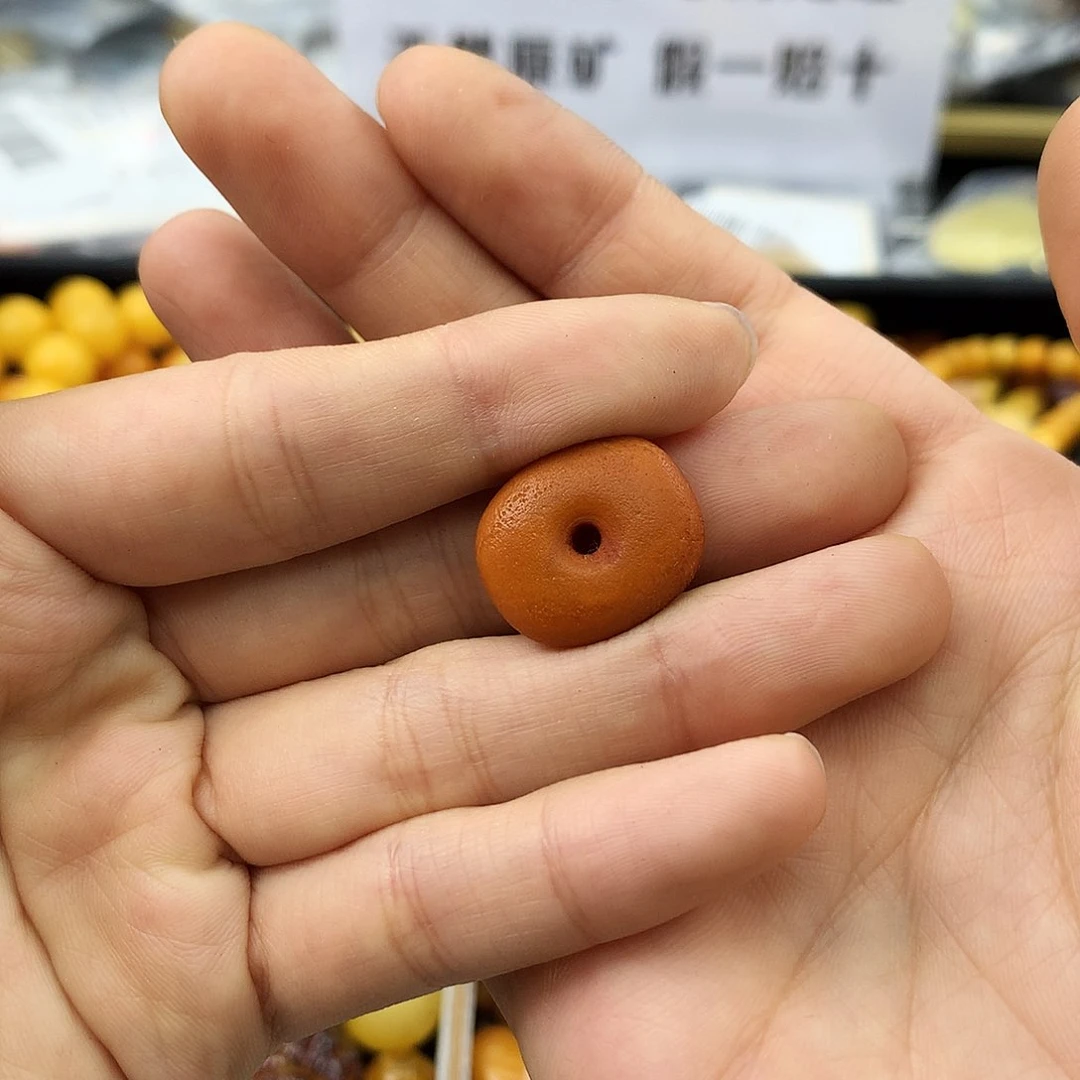 未镶嵌琥珀珠宝奇石