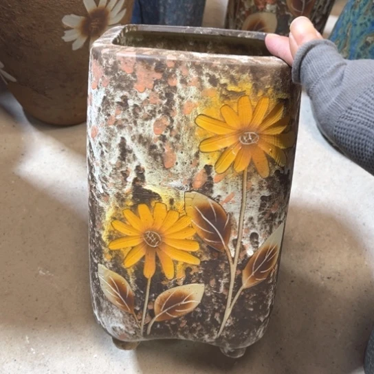 罐默认微瑕，有孔编号20-56