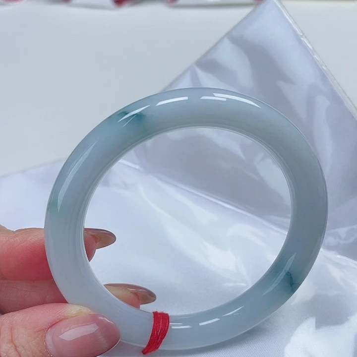 翡翠手镯（圆镯）未镶嵌