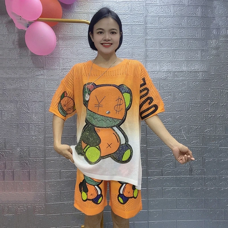 时尚套装女欧洲站2025夏季财迷熊烫钻大版镂空短袖上衣短裤两件套