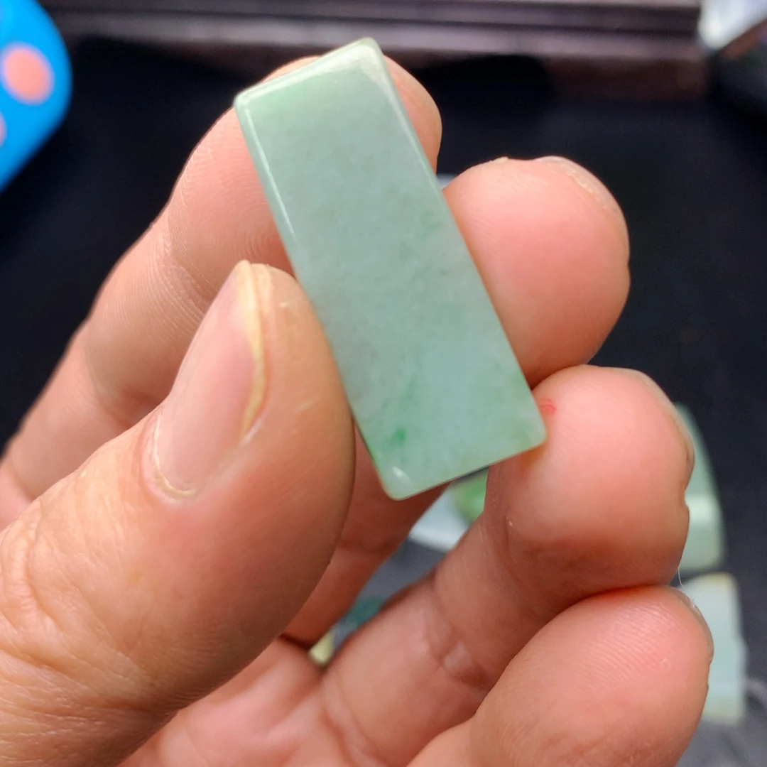 翡翠未镶嵌颈饰翡翠首饰和翡翠珠宝