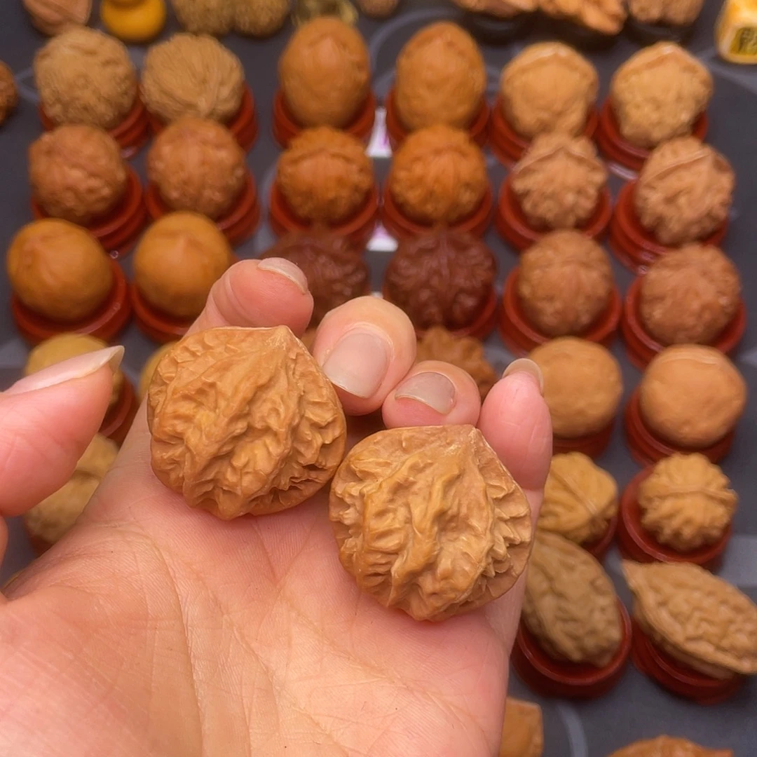 泰***运文玩核桃吊坠朱砂骨