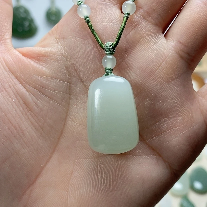 【闪购商品】颈饰未镶嵌和田玉