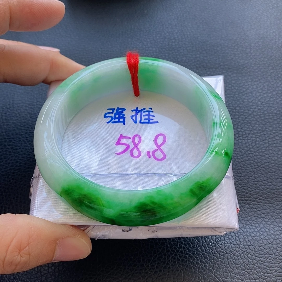 翡翠未镶嵌手镯8号
