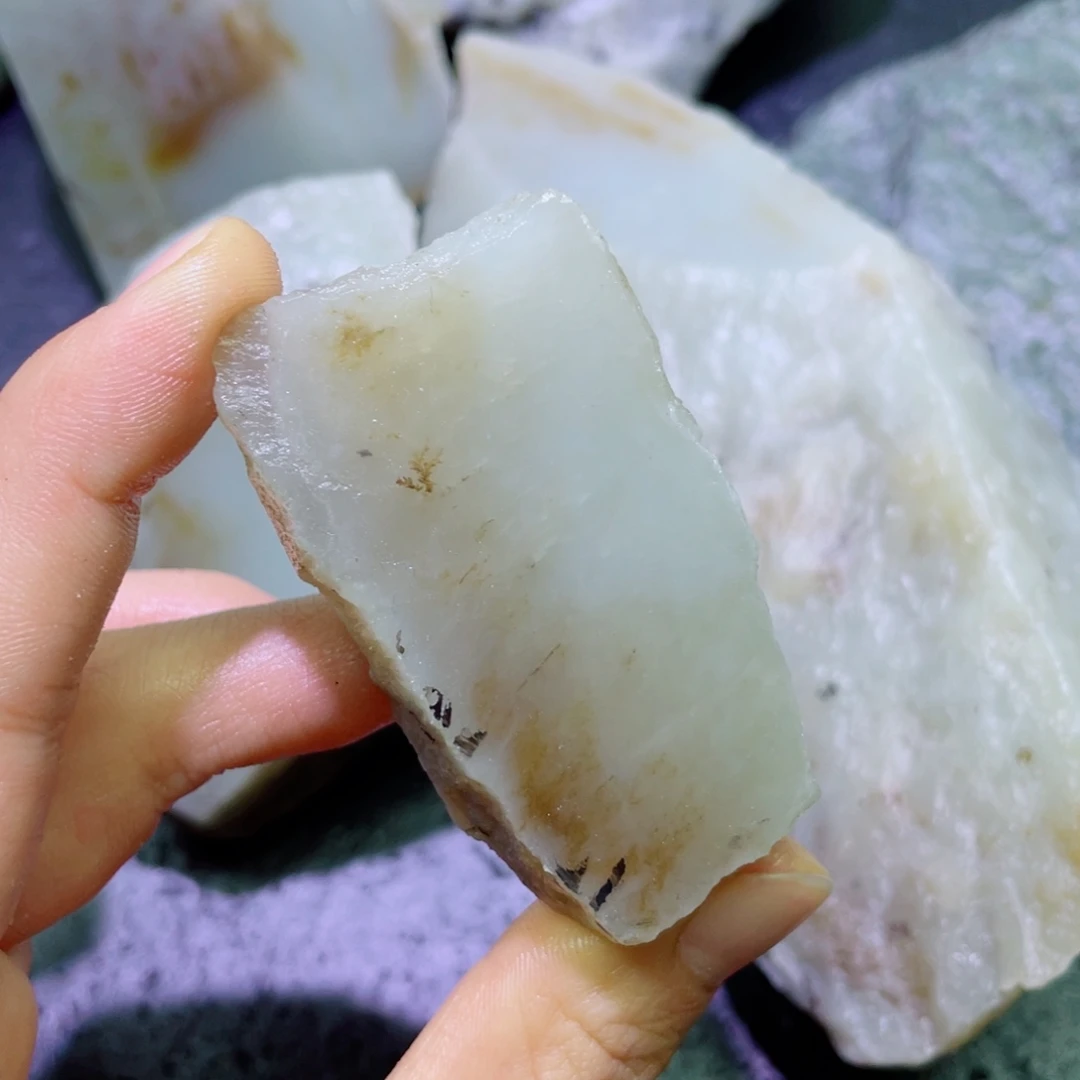 和田玉未镶嵌珠宝半成品