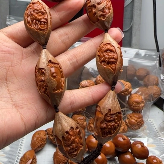 橄榄核手串雕刻工艺