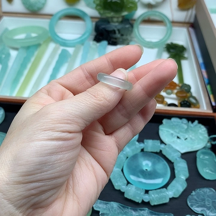 岫玉未镶嵌颈饰戒指圈