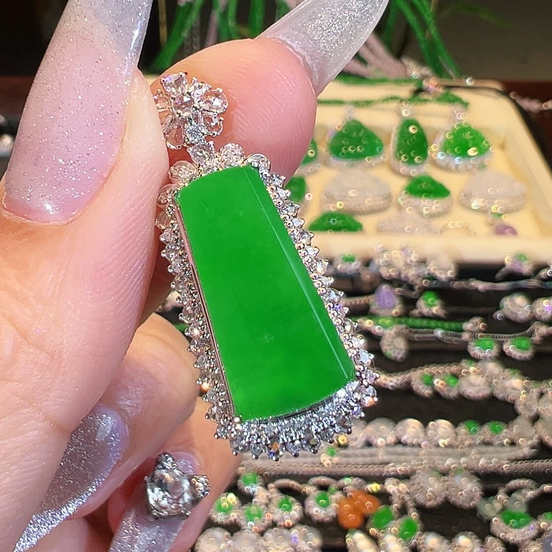 翡翠吊坠(不含链)18K金镶嵌翡翠