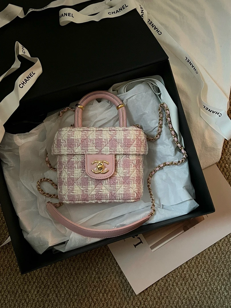 全新未使用 Chanel/香奈儿 chanel米白粉拼花昵盒子