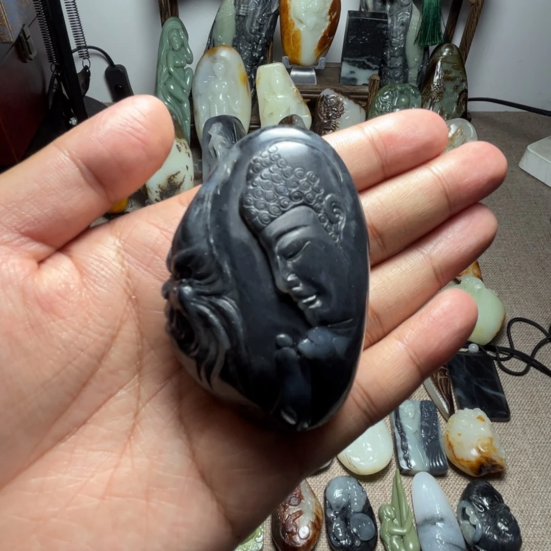 和田玉未镶嵌挂件一念之间