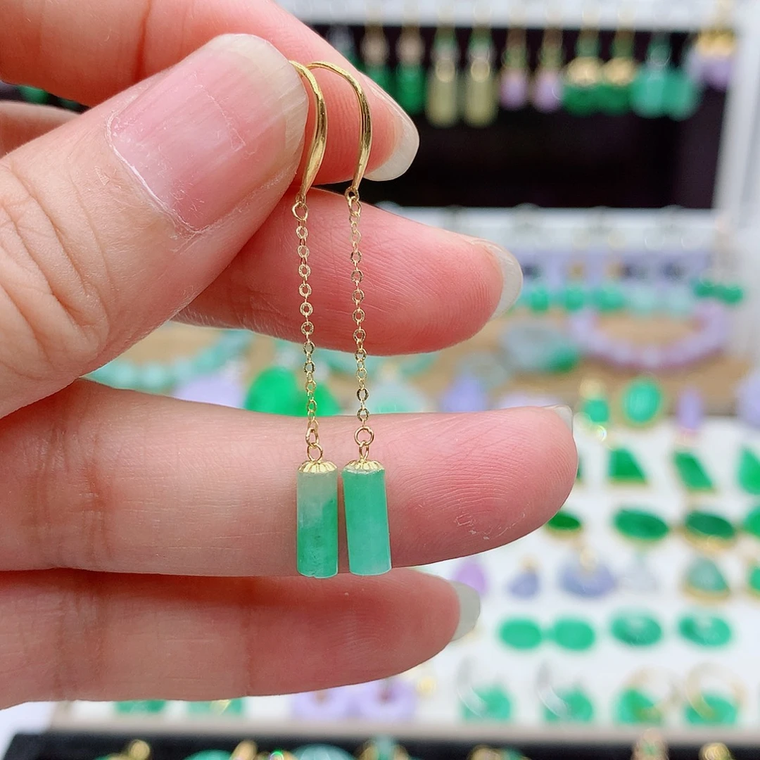 18K金镶嵌翡翠耳饰