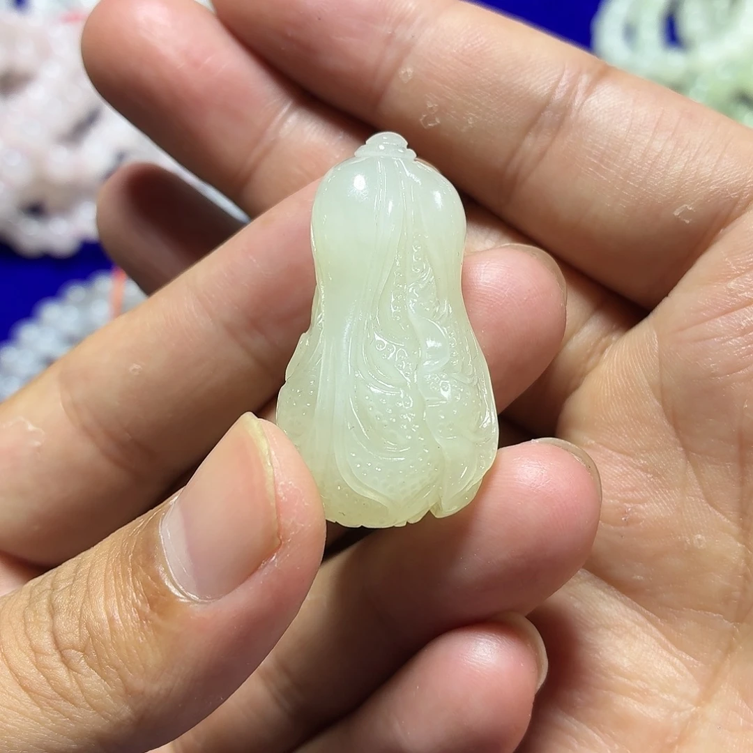 T***.颈饰未镶嵌和田玉