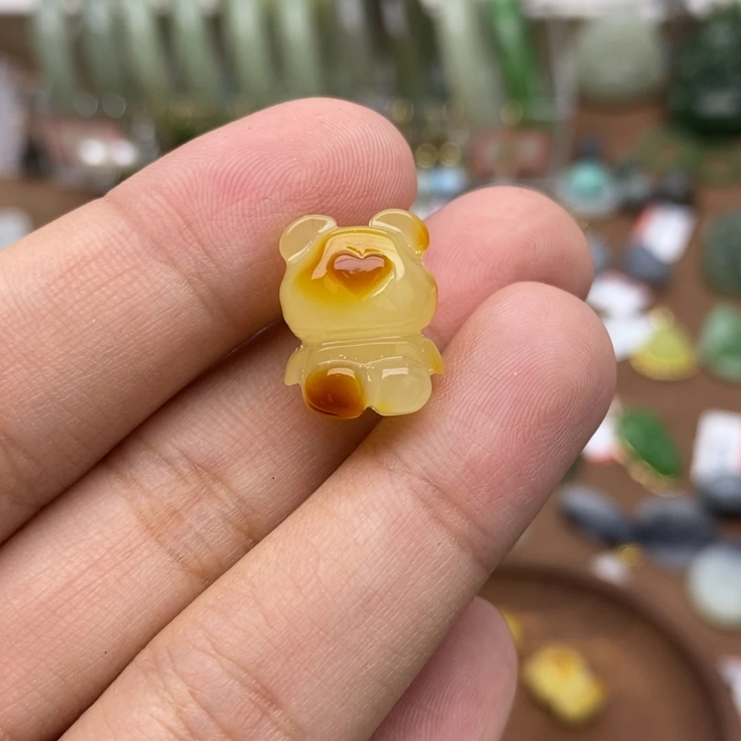 颈饰未镶嵌和田玉小**?