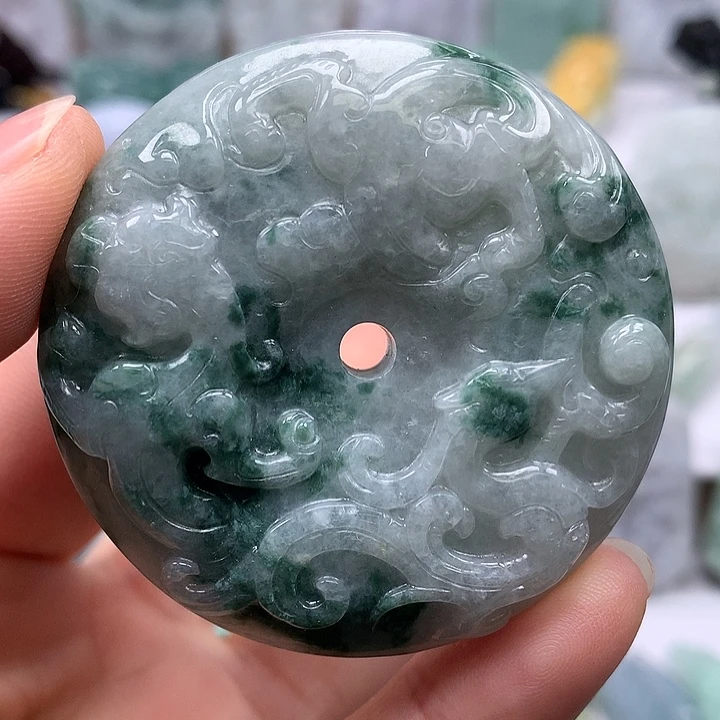 翡翠未镶嵌颈饰龙凤呈祥两面工艺福利