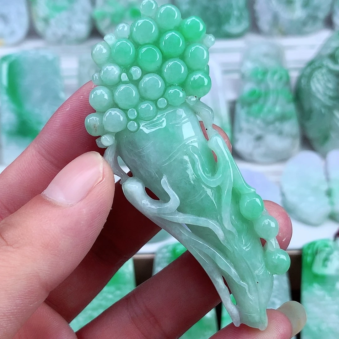 翡翠未镶嵌颈饰翡翠吊坠