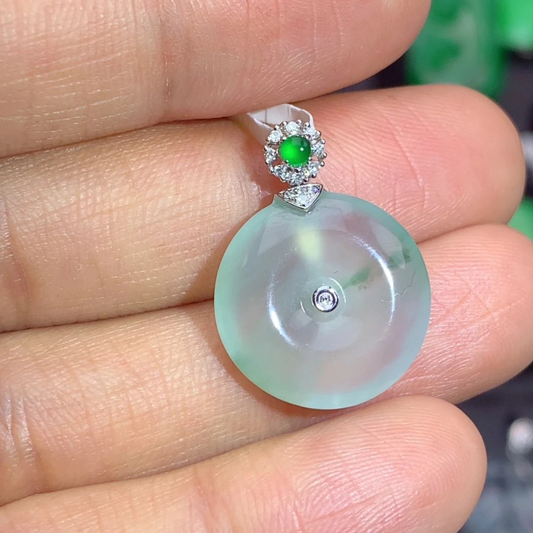 翡翠18K金镶嵌颈饰上新