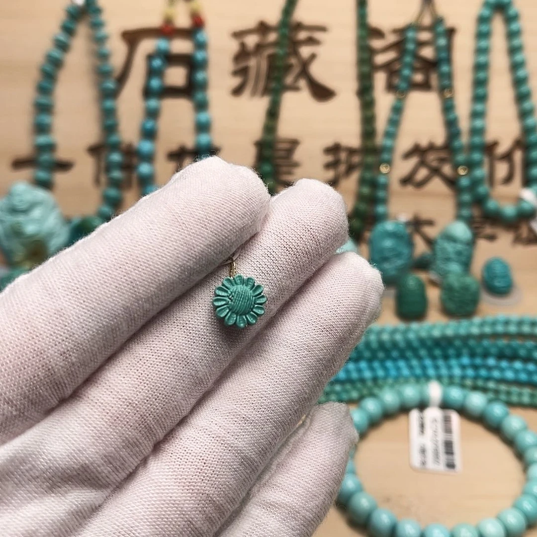 绿松石雕刻未镶嵌