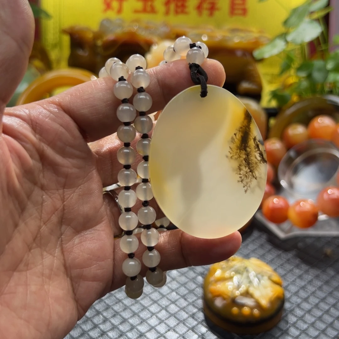 石英质玉未镶嵌颈饰