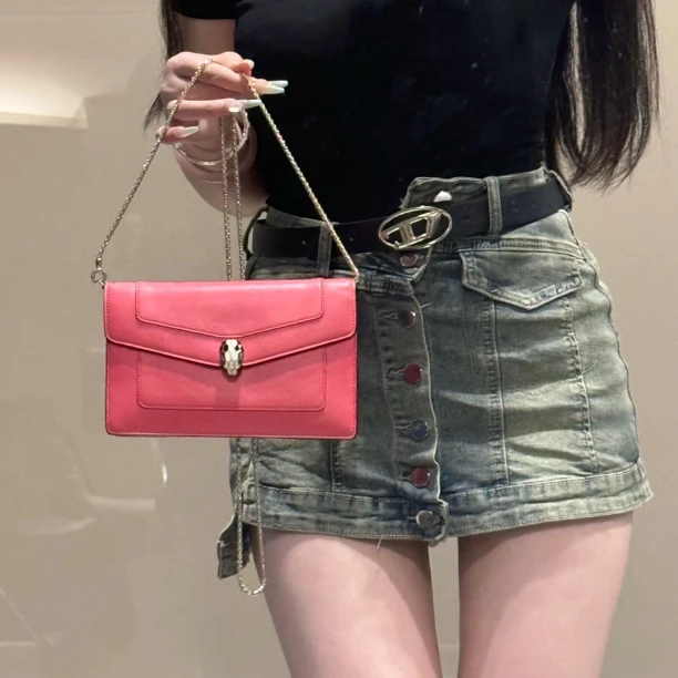 95新 BVLGARI/宝格丽 宝格丽玫瑰粉蛇头wok斜挎包