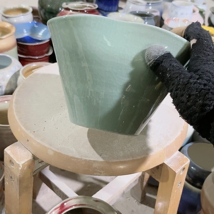 瓶口18高14 景德镇陶瓷学院