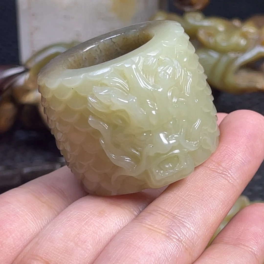 和田玉未镶嵌挂件苍**歌