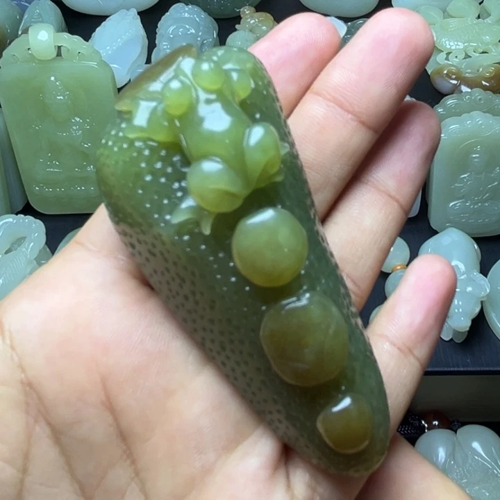 和田玉未镶嵌颈饰