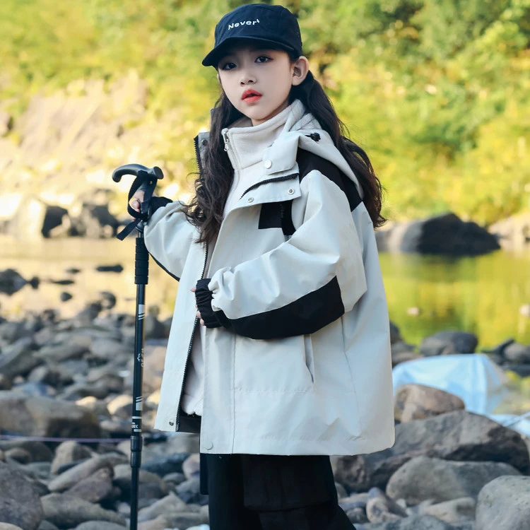 女童秋冬冲锋衣三合一2025新款洋气女孩高级感运动加厚防风外套