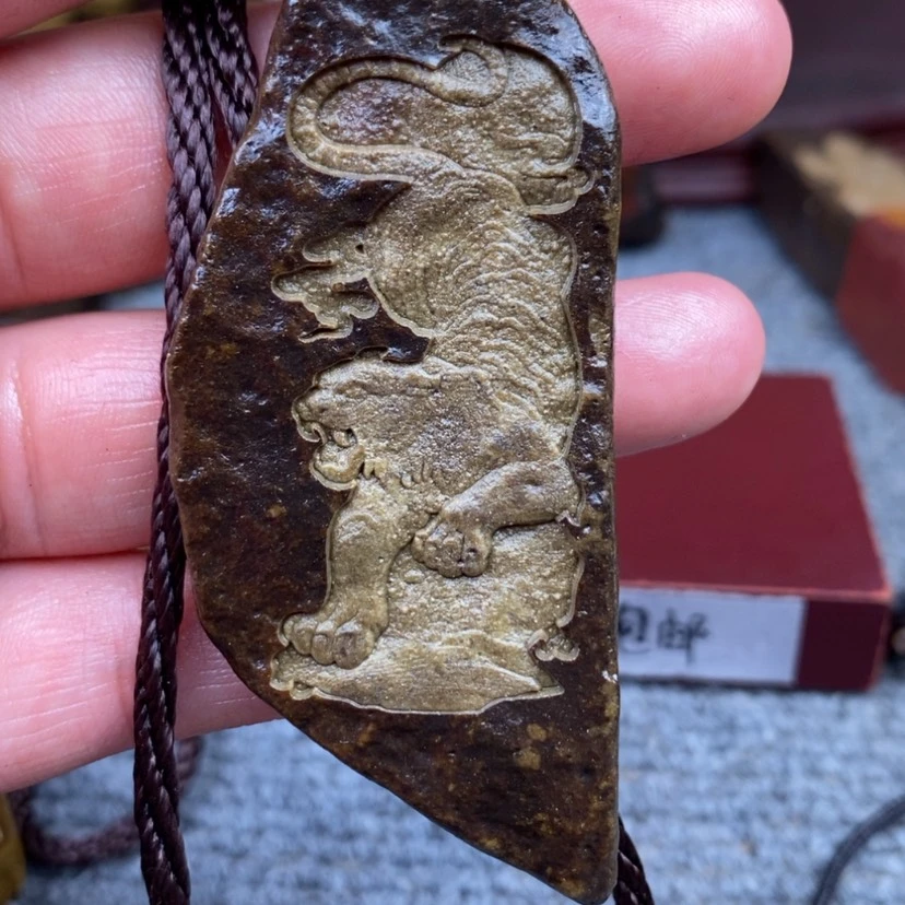 【闪购商品】原石雕刻手把件