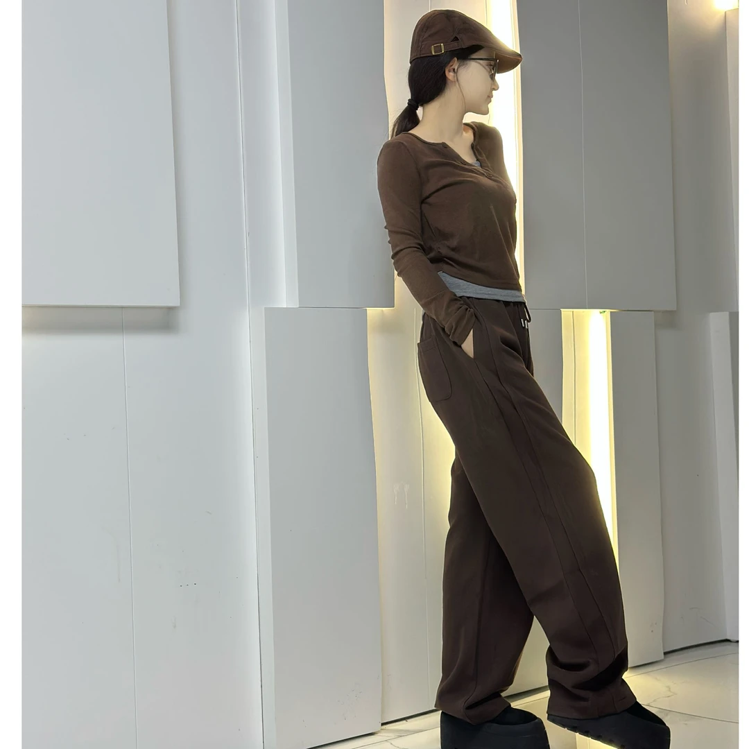 早春穿搭一整套女装气质减龄卫衣休闲百搭时尚裤新款设计感两件装