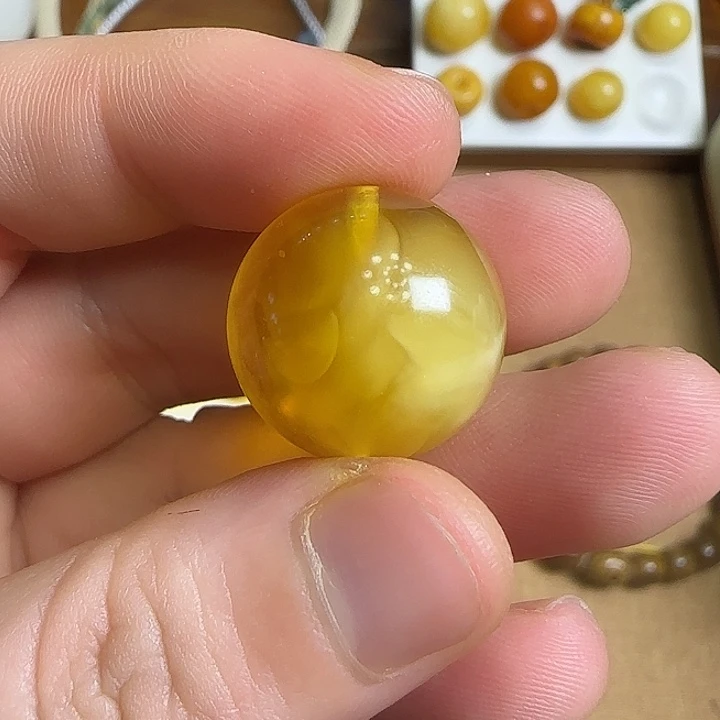 琥珀未镶嵌颈饰蜜蜡圆珠