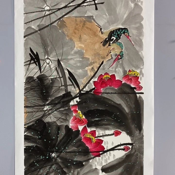 手绘作品等多种形式进行