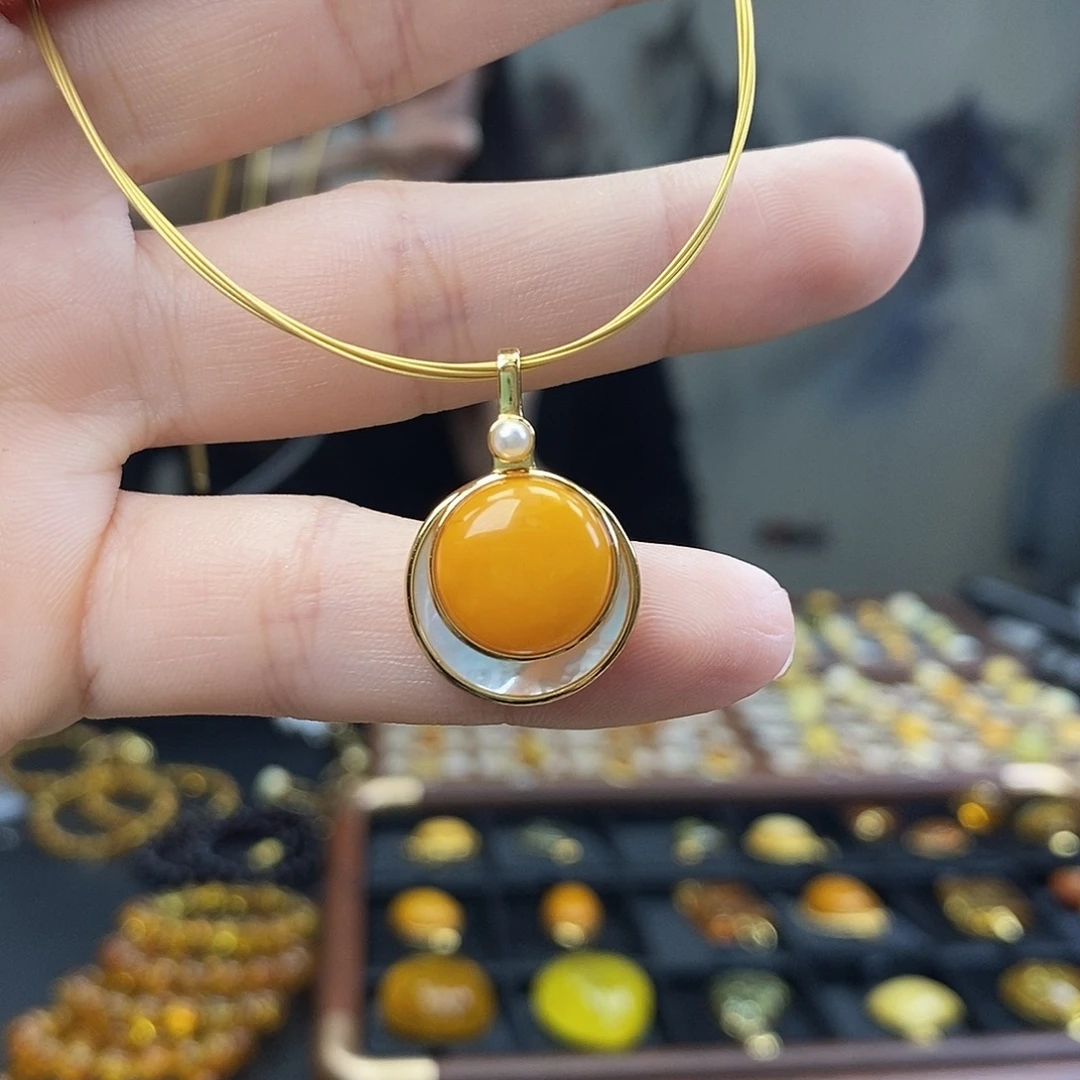 琥珀未镶嵌裸石成品