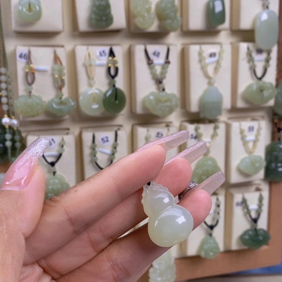 ঞ***ℒ和田玉未镶嵌颈饰