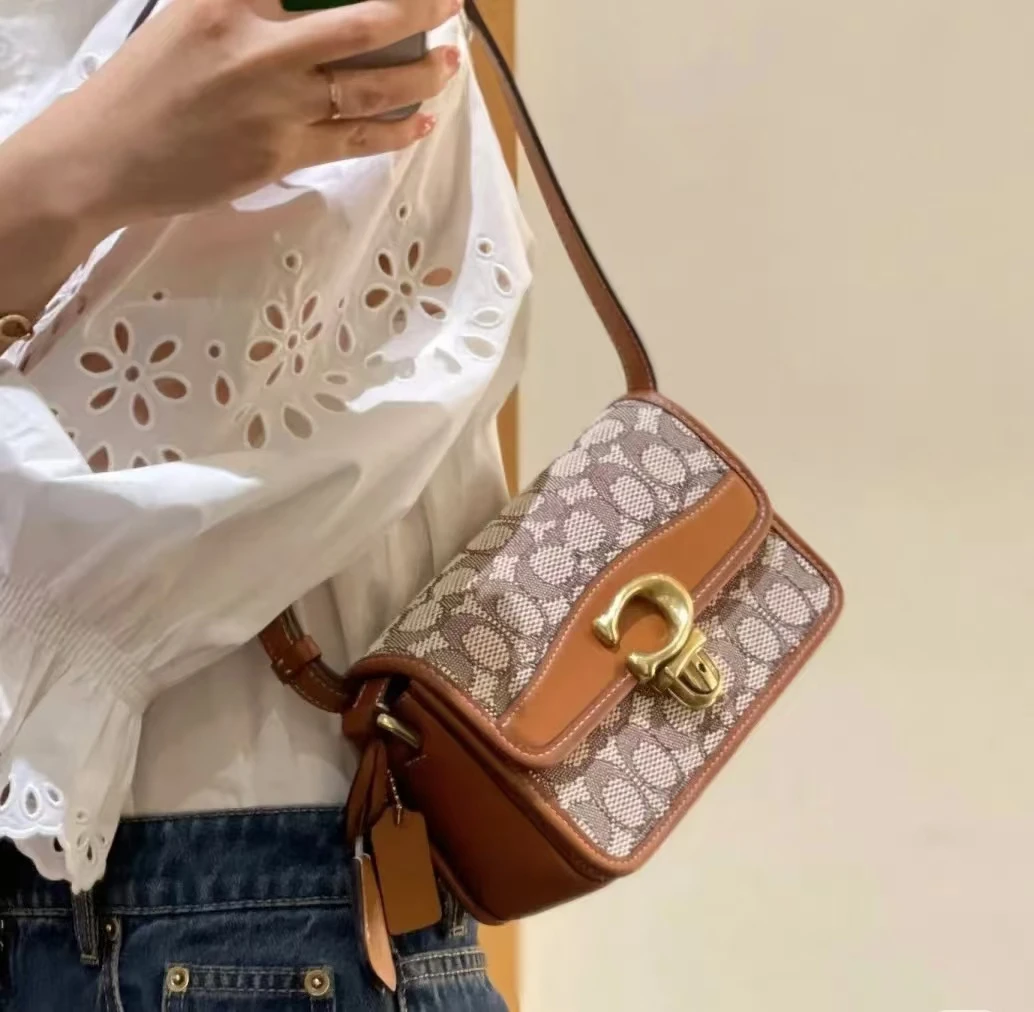 99新 COACH/蔻驰 GGS蔻驰studio 19老花金扣单肩包/62128697