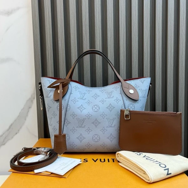 路易威登/包包/99新/市场价99999/250909DX0015