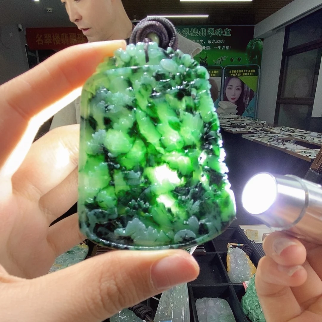 翡翠未镶嵌颈饰翡翠